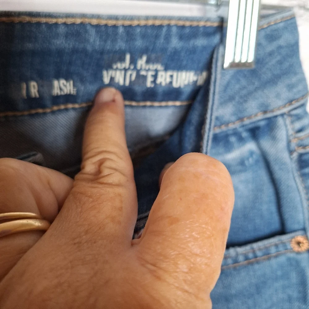 Rewash High Rise Vintage Reunion Distressed Ankle Fray Raw Hem Bleached Sz 26 - Picture 4 of 9